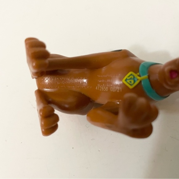Scooby Doo Detective Toy Figure - Picture 9 of 10